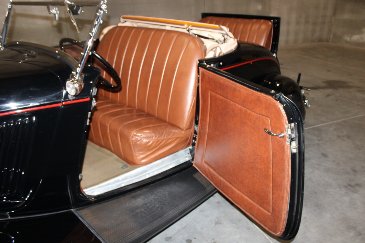 1934 Ford Roadster Model 40 Deluxe 13