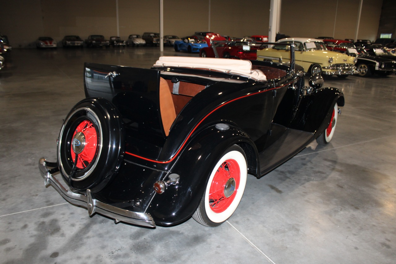 1934 Ford Roadster Model 40 Deluxe 5