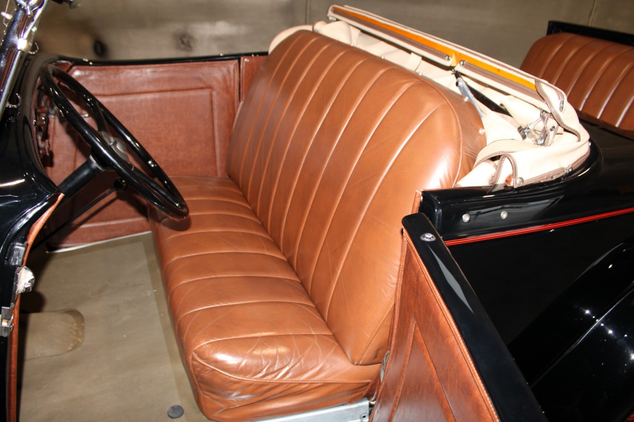 1934 Ford Roadster Model 40 Deluxe 14