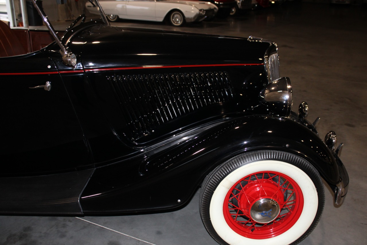 1934 Ford Roadster Model 40 Deluxe 55