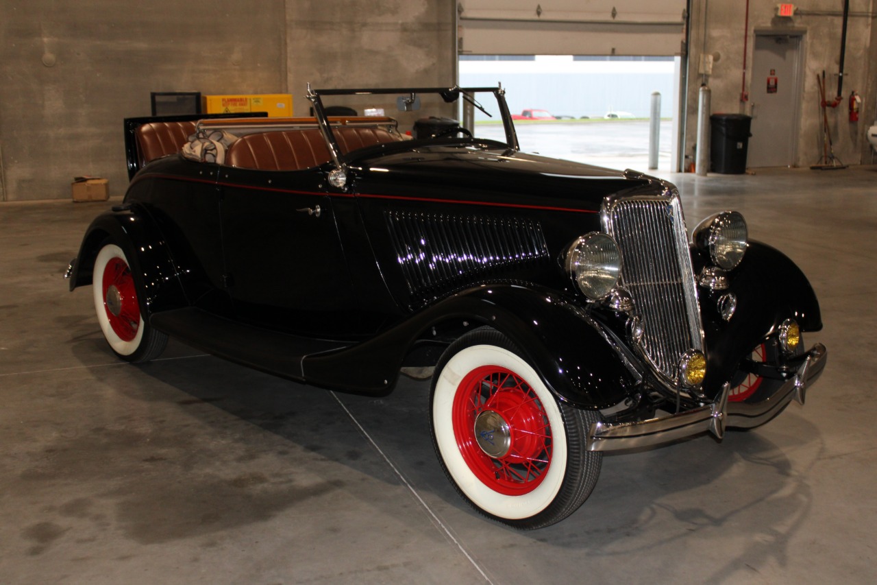 1934 Ford Roadster Model 40 Deluxe 7