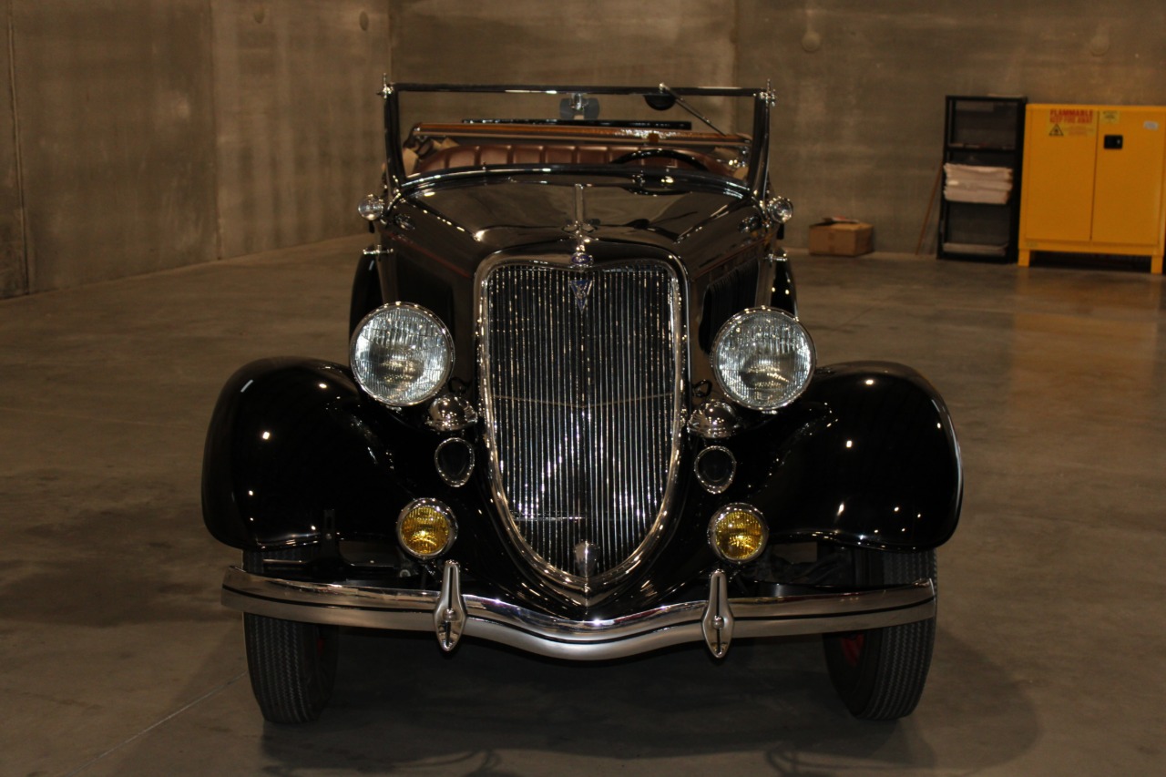 1934 Ford Roadster Model 40 Deluxe 8