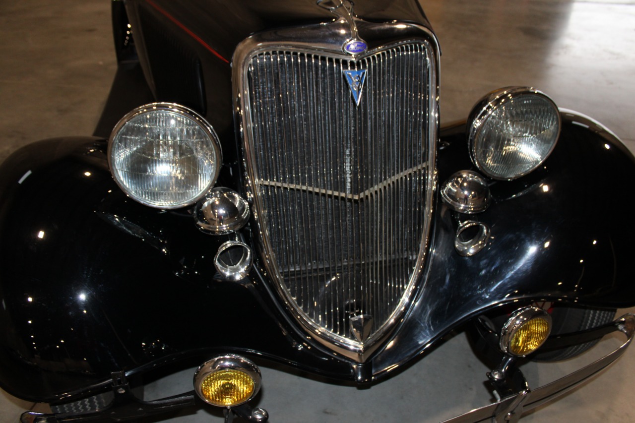 1934 Ford Roadster Model 40 Deluxe 56