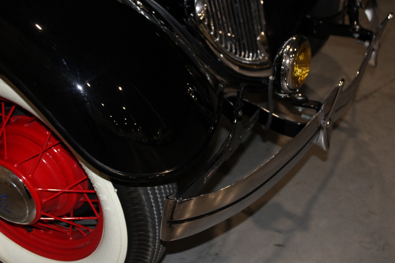 1934 Ford Roadster Model 40 Deluxe 58