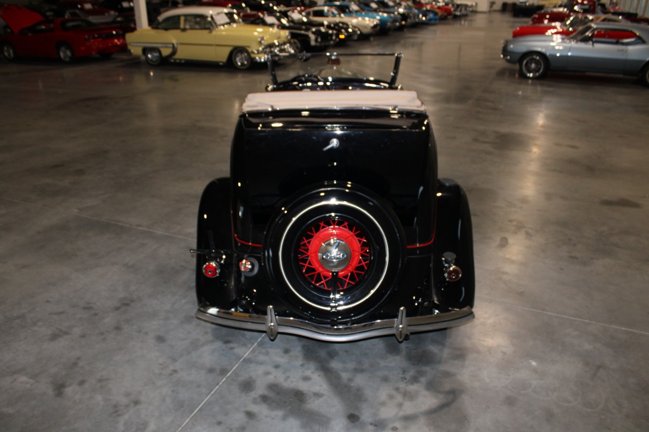 1934 Ford Roadster Model 40 Deluxe 35