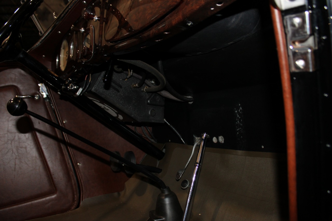 1934 Ford Roadster Model 40 Deluxe 79