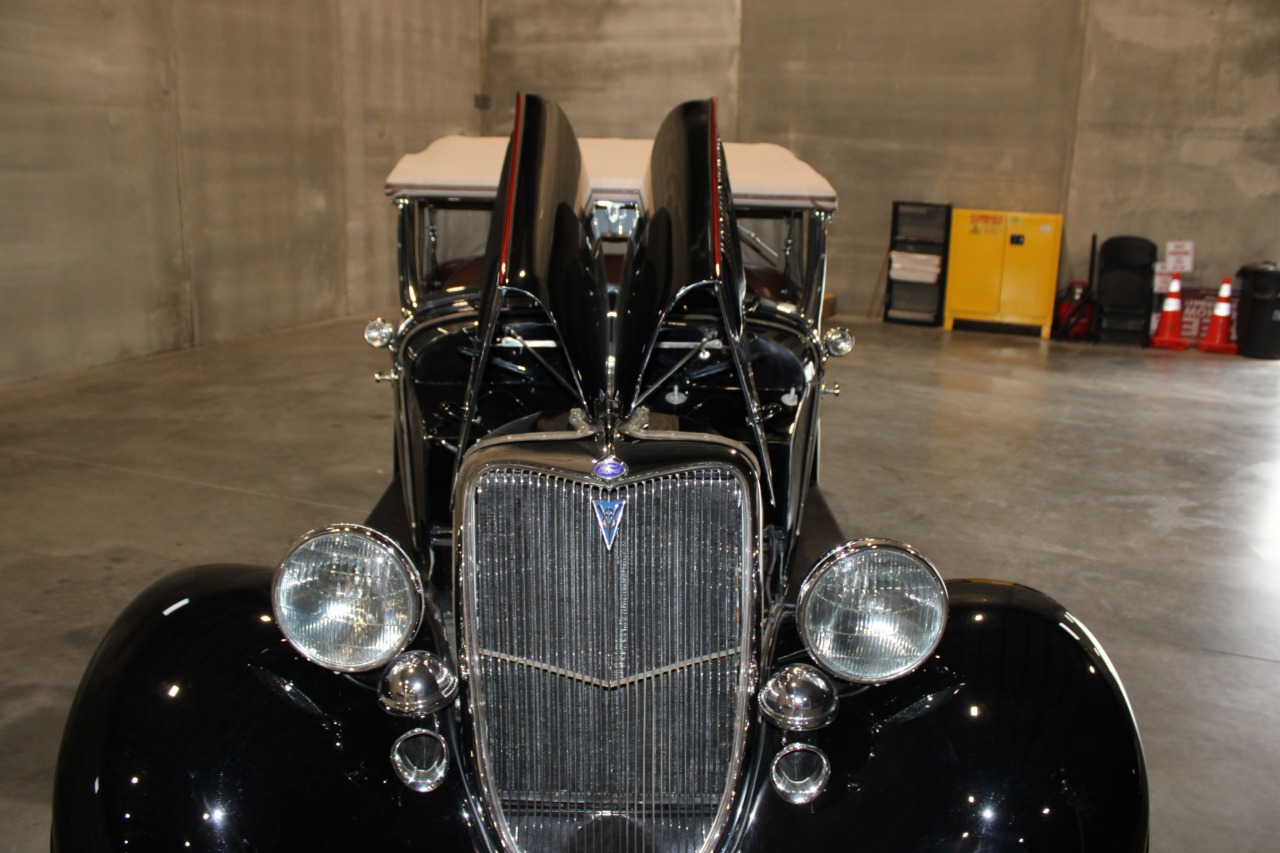 1934 Ford Roadster Model 40 Deluxe 95