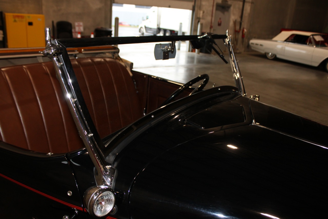 1934 Ford Roadster Model 40 Deluxe 61