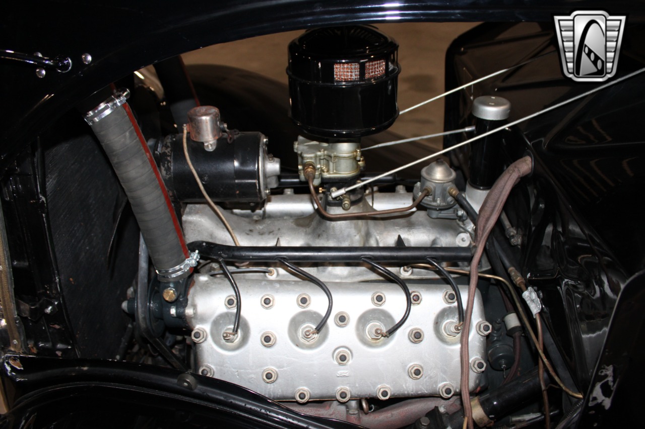 1934 Ford Roadster Model 40 Deluxe 27