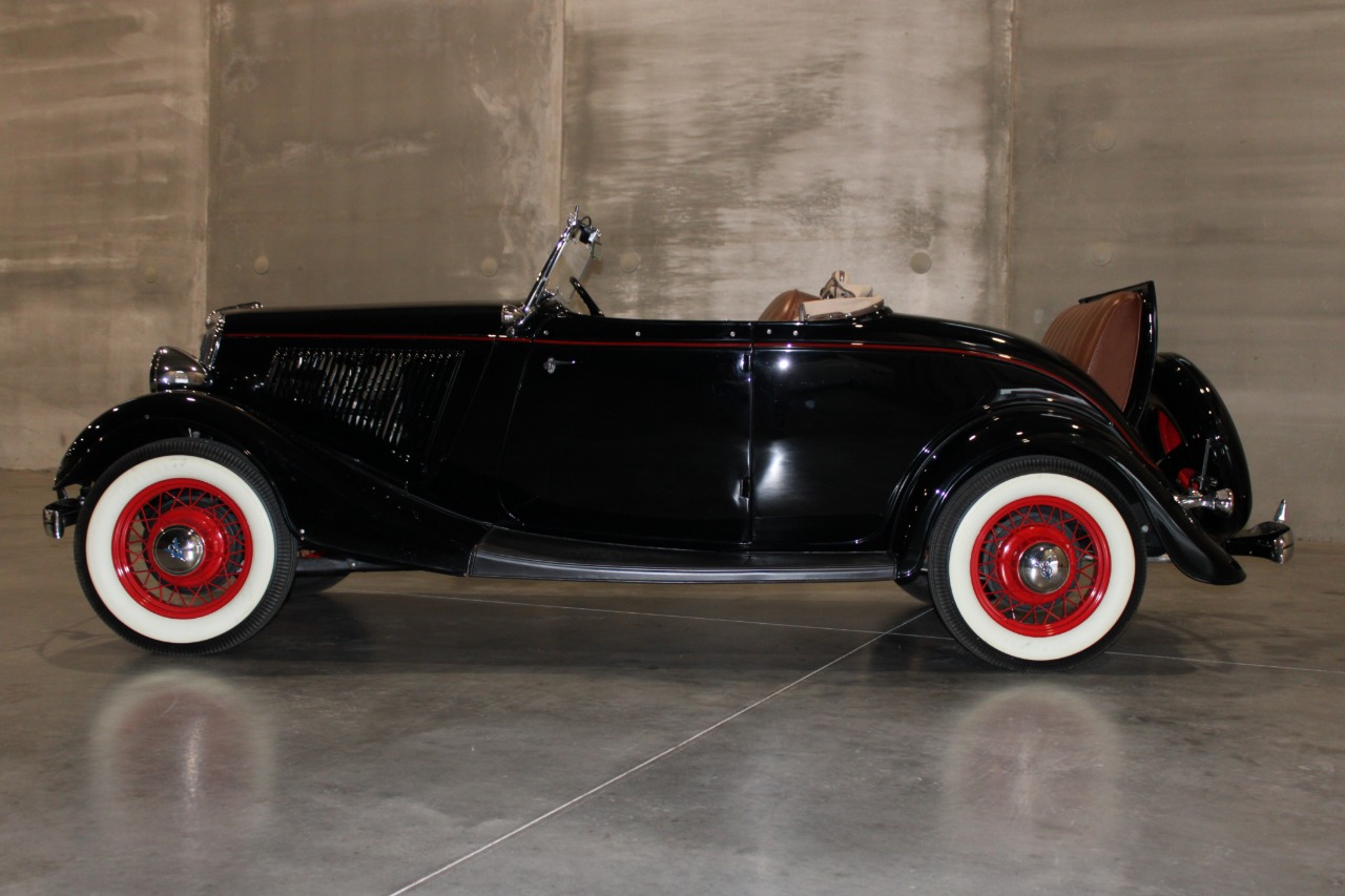 1934 Ford Roadster Model 40 Deluxe 41