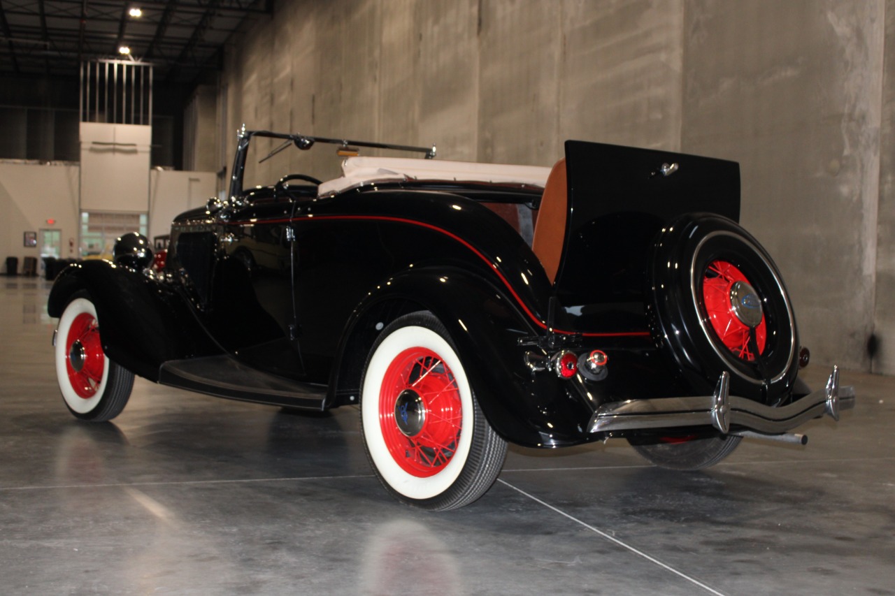 1934 Ford Roadster Model 40 Deluxe 42