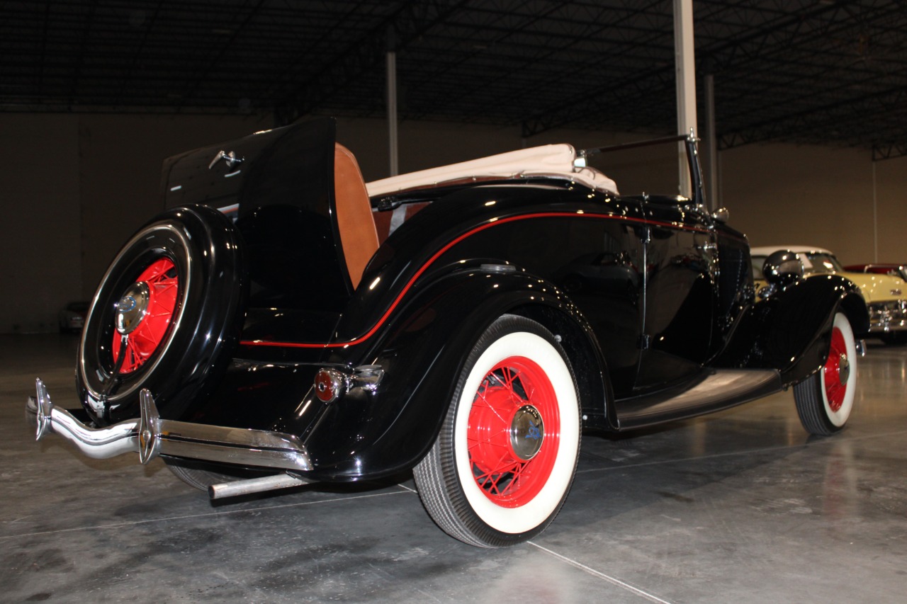 1934 Ford Roadster Model 40 Deluxe 44