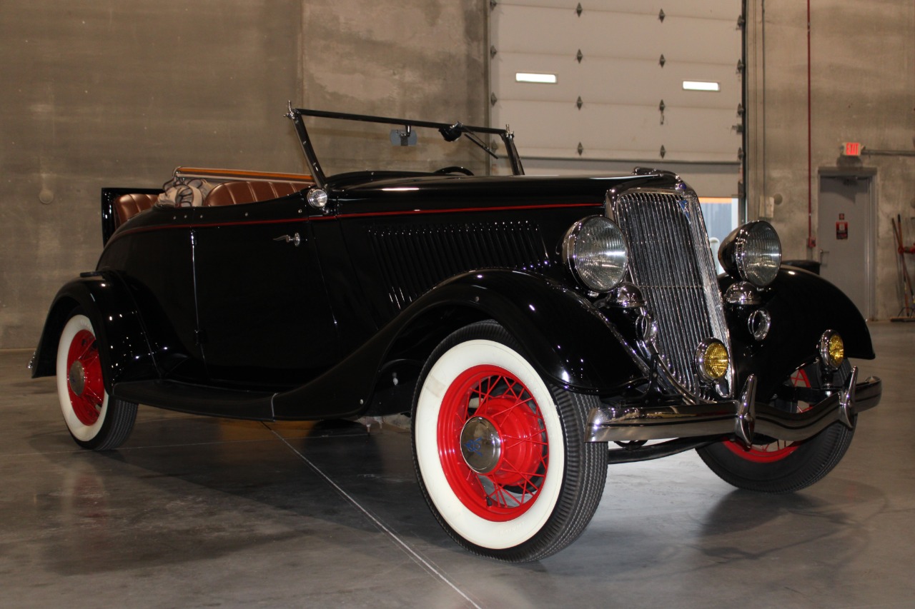 1934 Ford Roadster Model 40 Deluxe 46