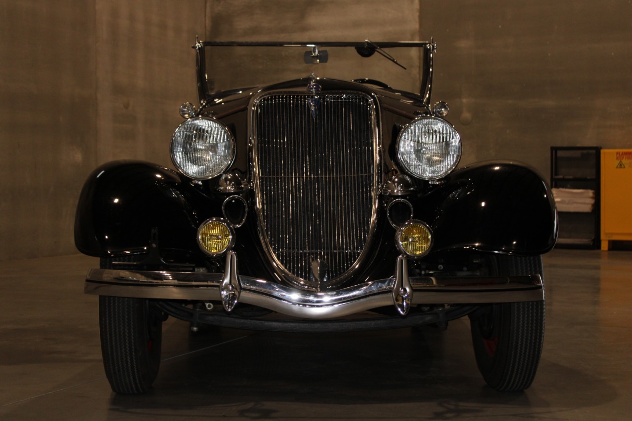 1934 Ford Roadster Model 40 Deluxe 47