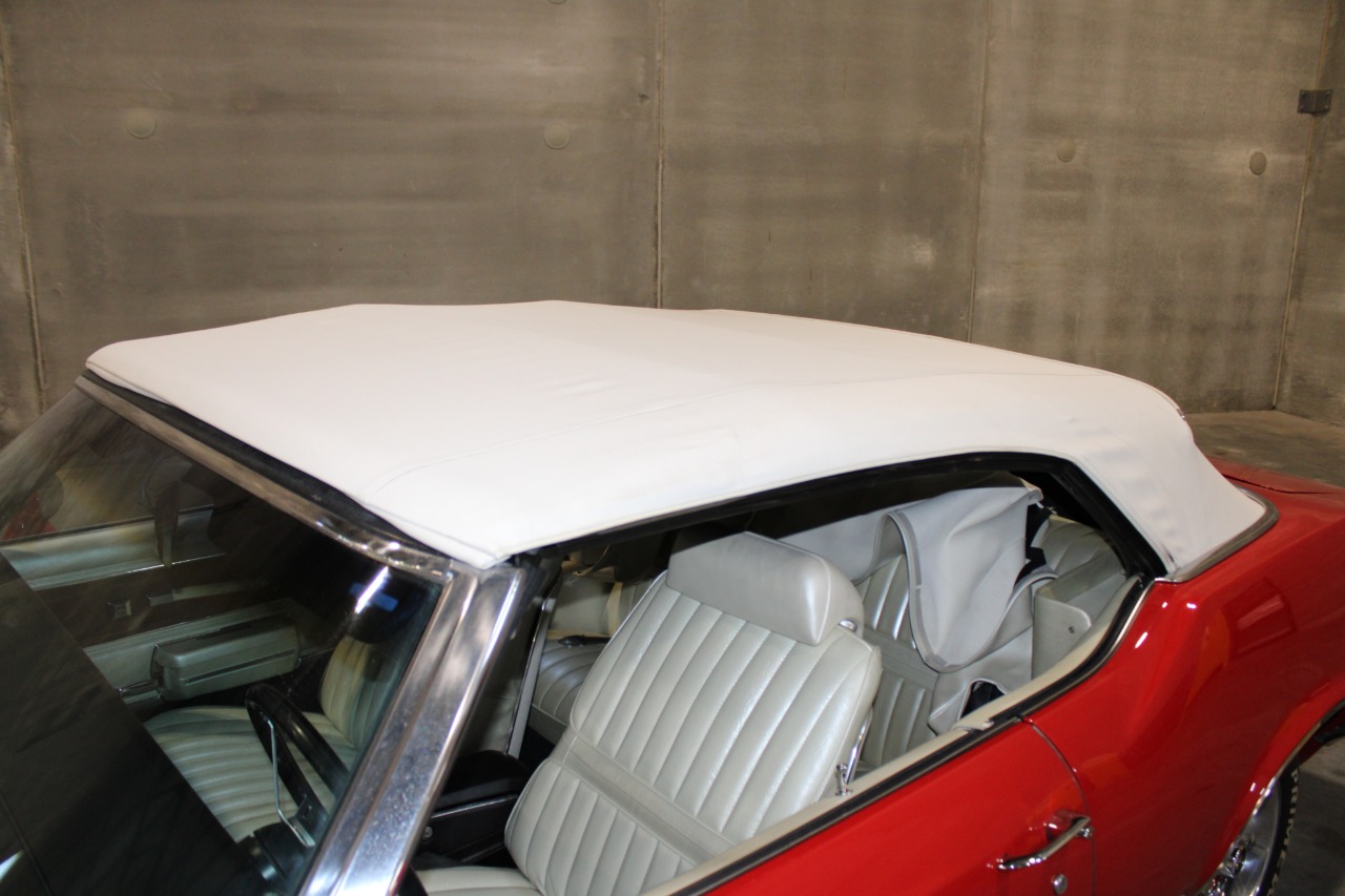 1971 Oldsmobile Cutlass Supreme 25