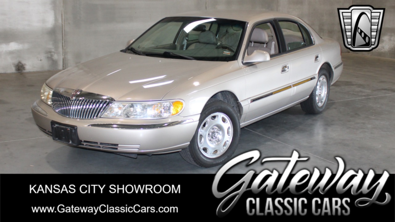 1999 Lincoln Continental 1