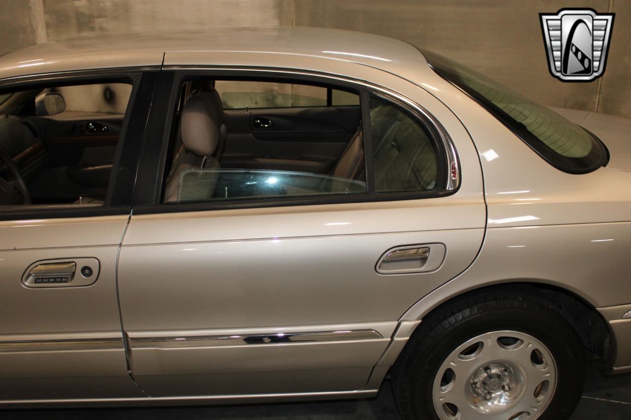 1999 Lincoln Continental 51