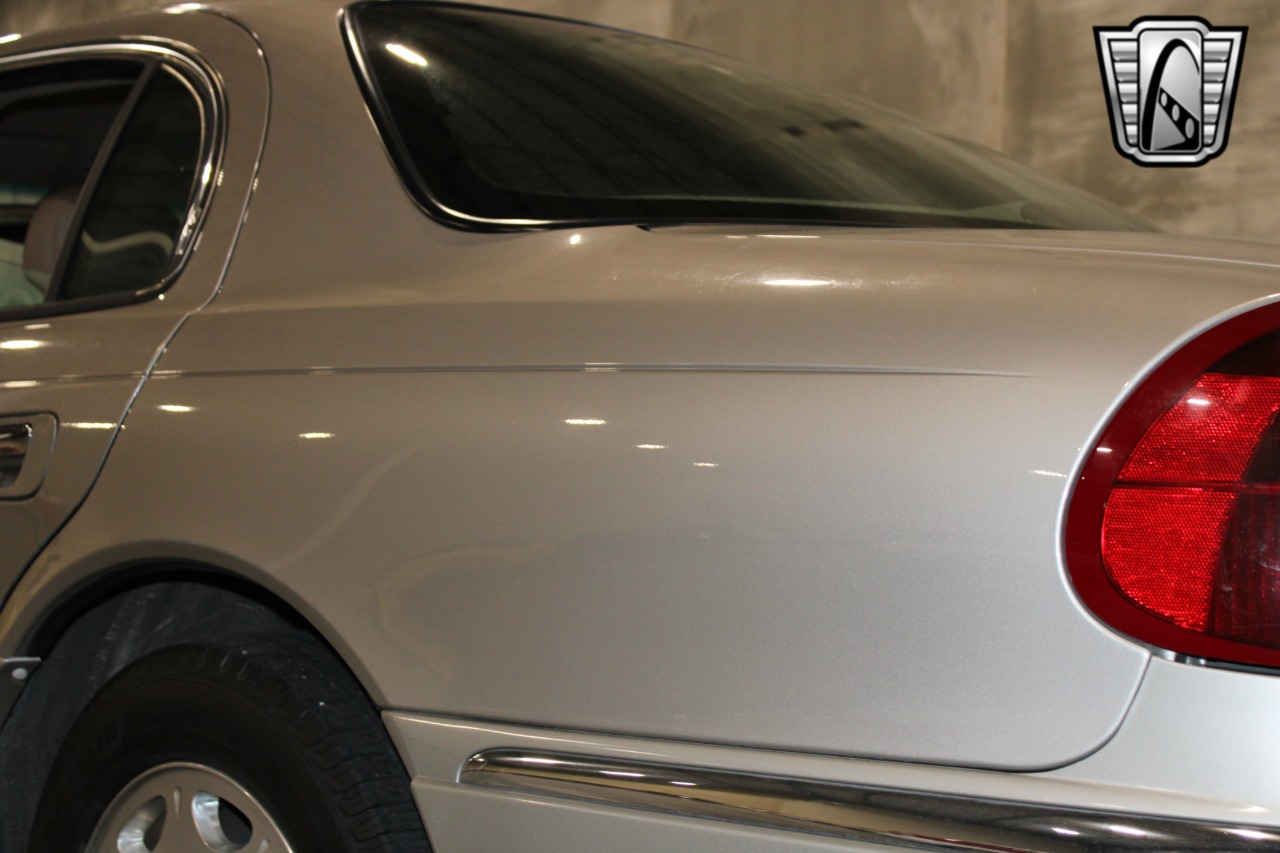 1999 Lincoln Continental 73