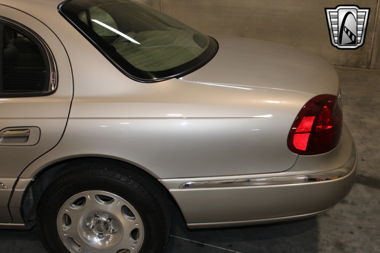 1999 Lincoln Continental 52