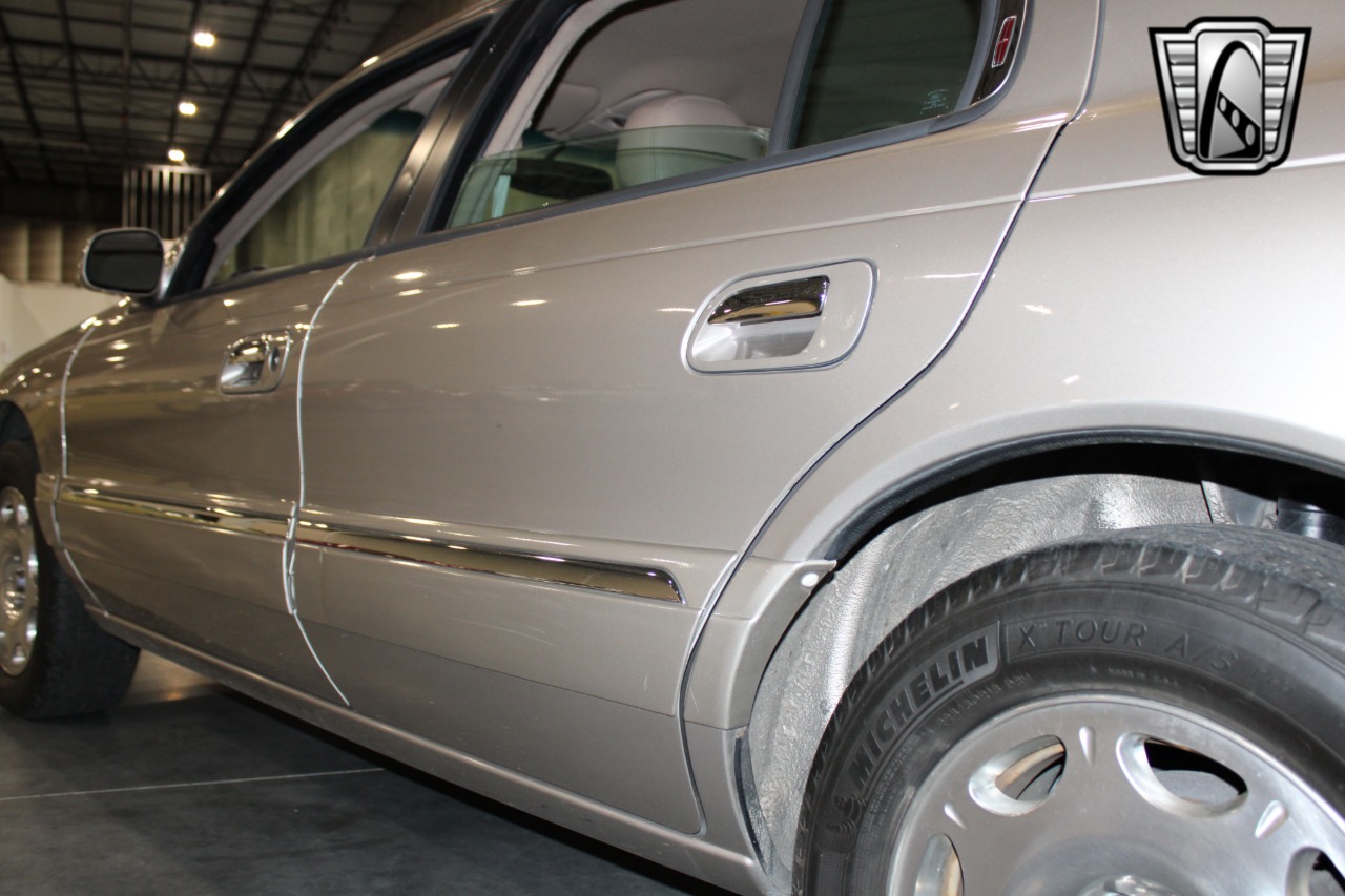 1999 Lincoln Continental 74