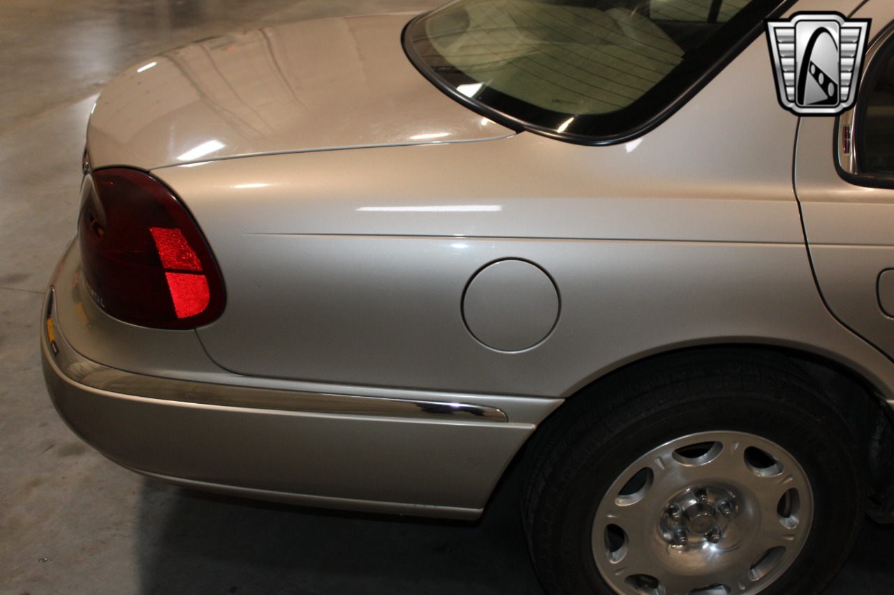 1999 Lincoln Continental 54