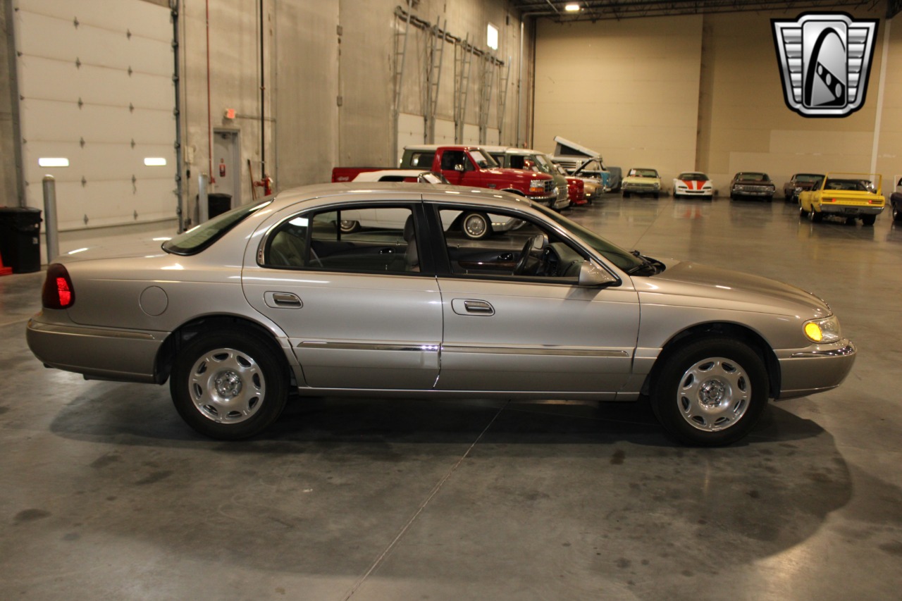 1999 Lincoln Continental 6