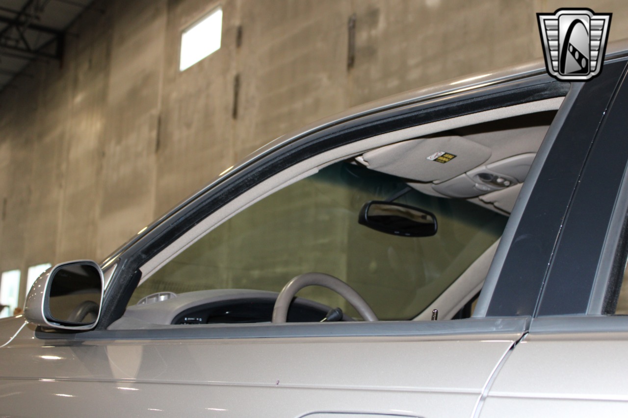 1999 Lincoln Continental 77