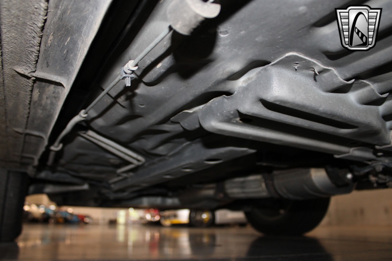 1999 Lincoln Continental 26