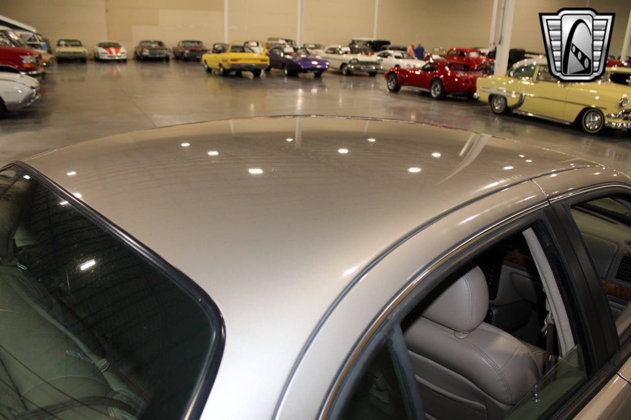 1999 Lincoln Continental 82