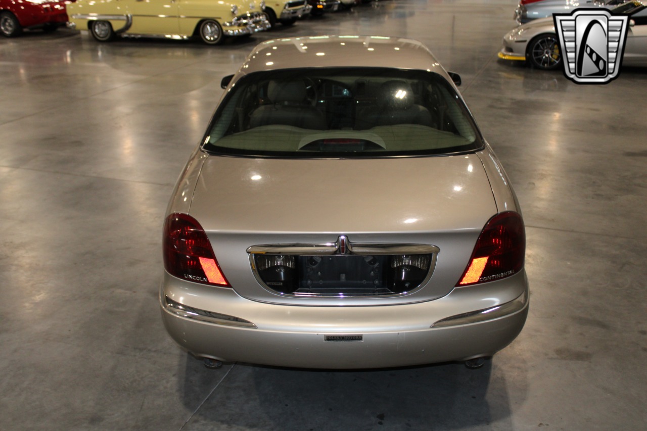 1999 Lincoln Continental 35
