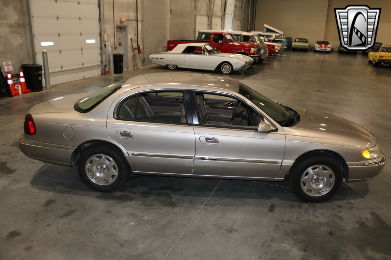 1999 Lincoln Continental 37