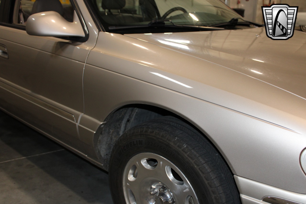 1999 Lincoln Continental 61