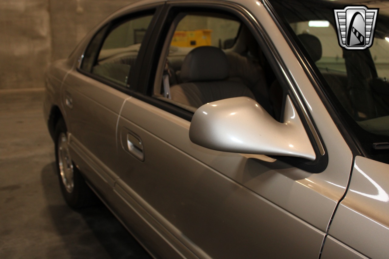 1999 Lincoln Continental 62