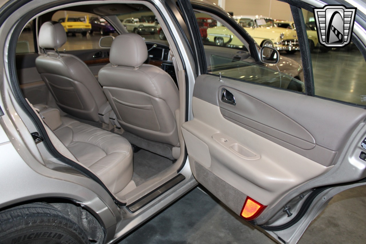 1999 Lincoln Continental 21