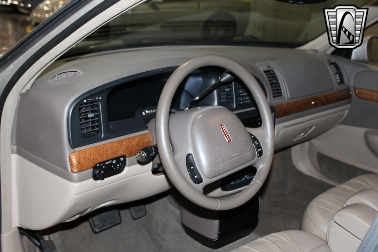 1999 Lincoln Continental 15