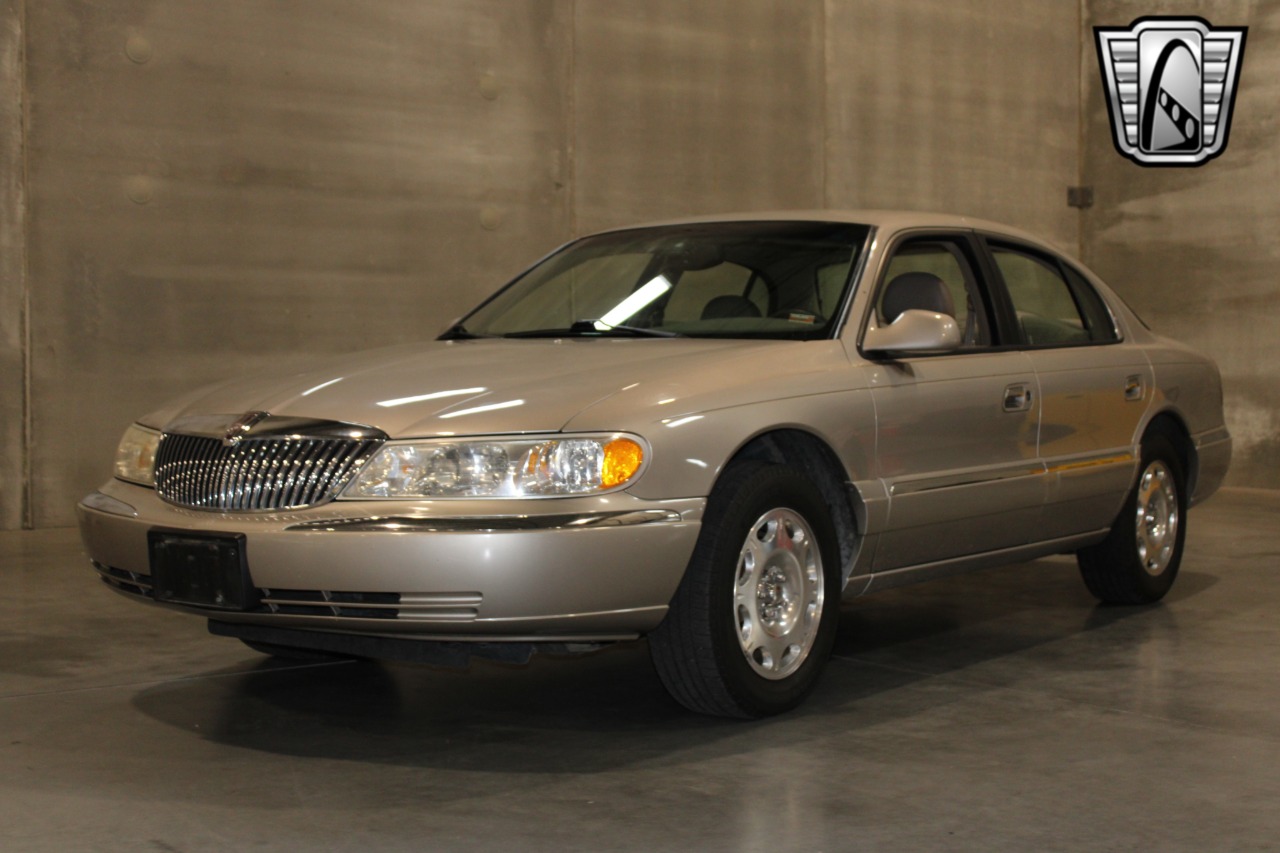 1999 Lincoln Continental 40