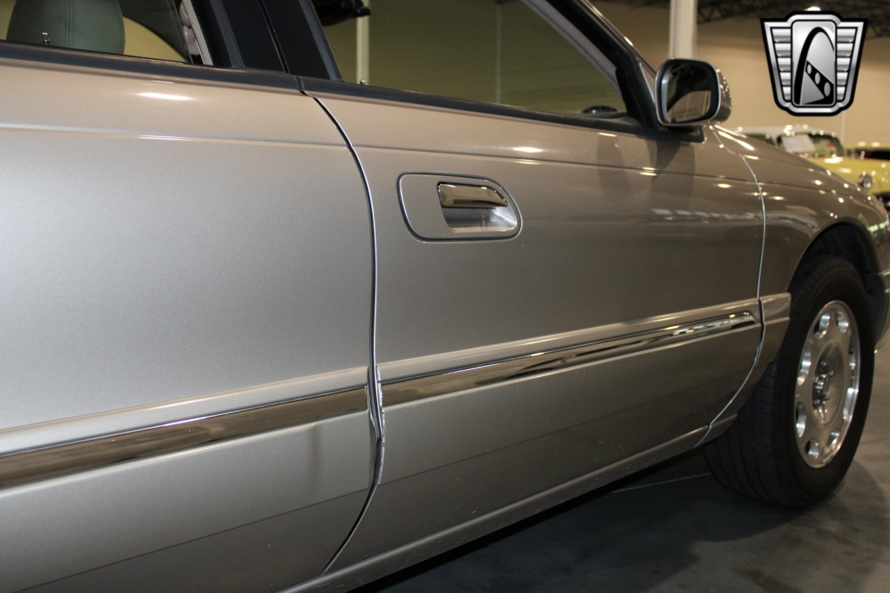 1999 Lincoln Continental 64