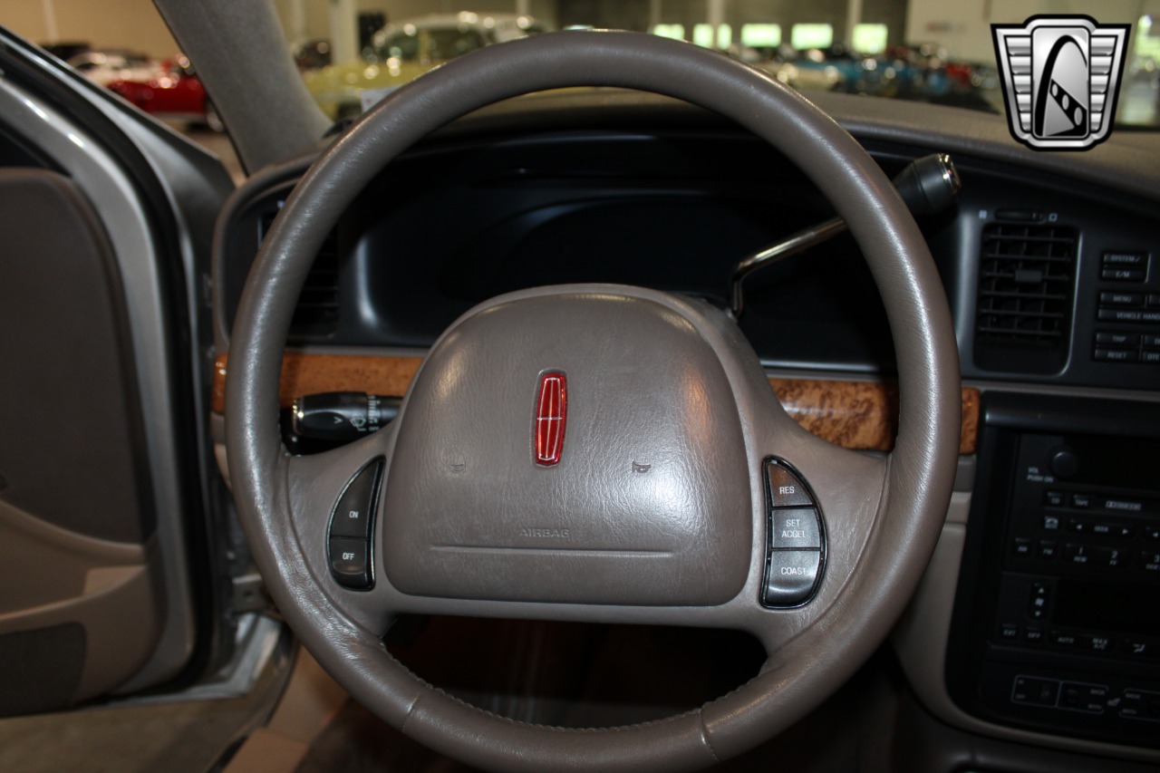 1999 Lincoln Continental 86