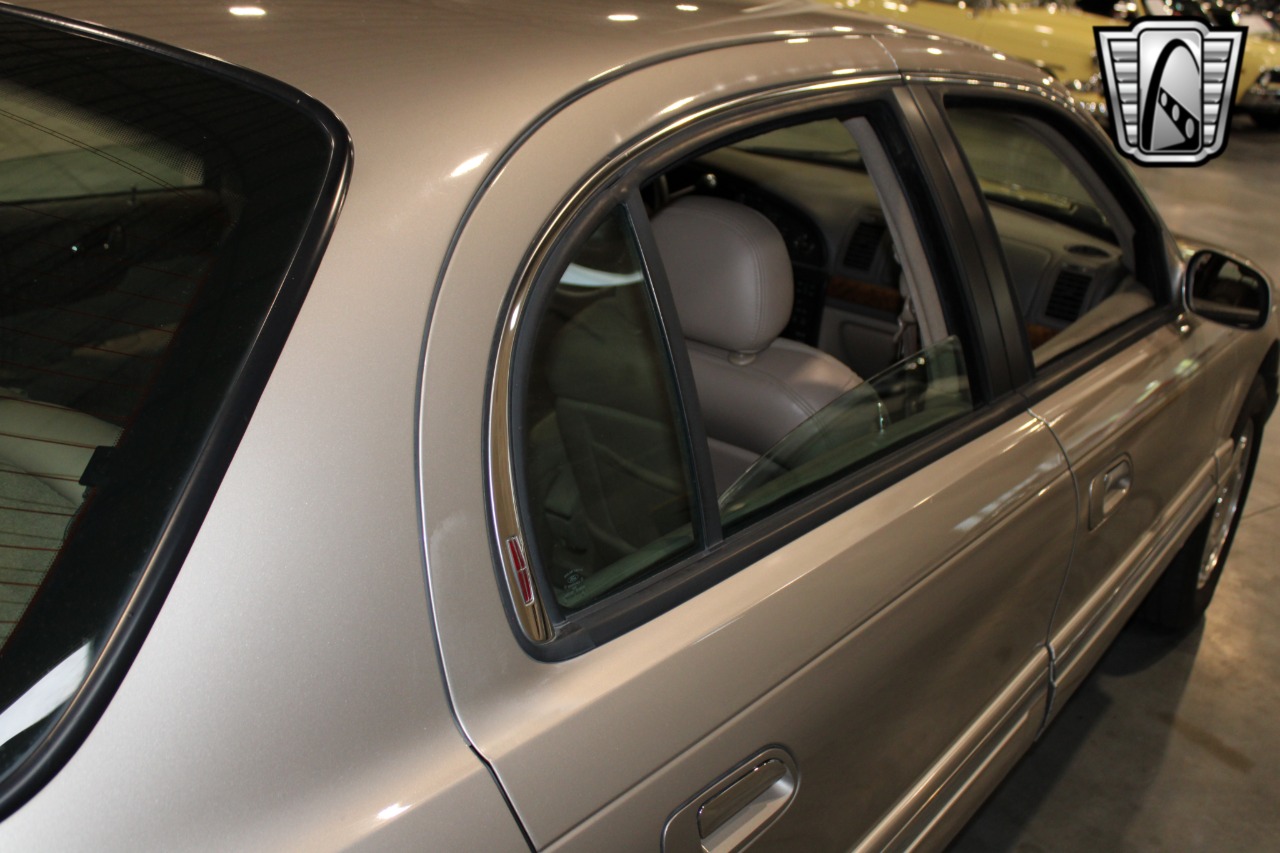 1999 Lincoln Continental 66