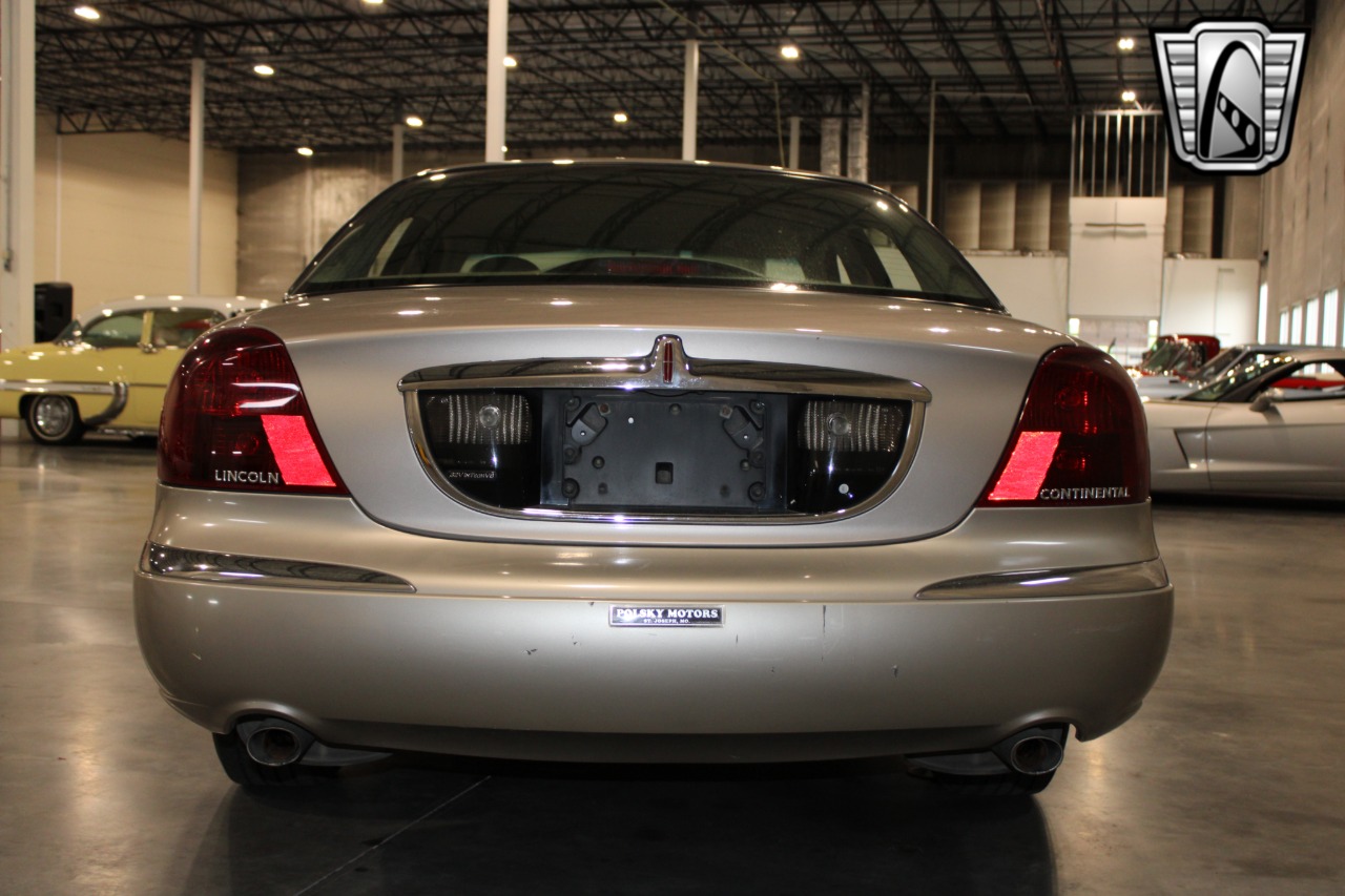 1999 Lincoln Continental 43