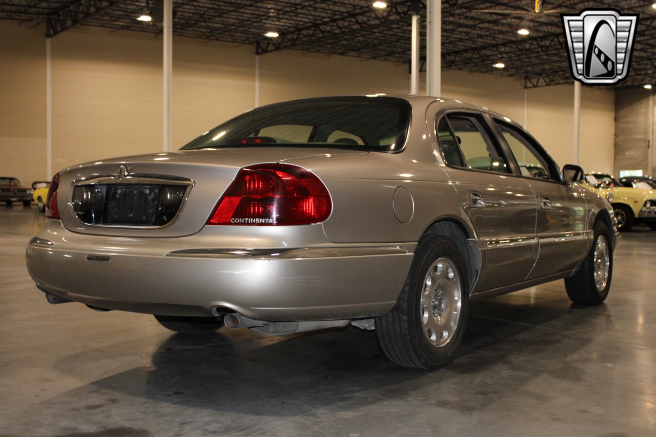 1999 Lincoln Continental 44