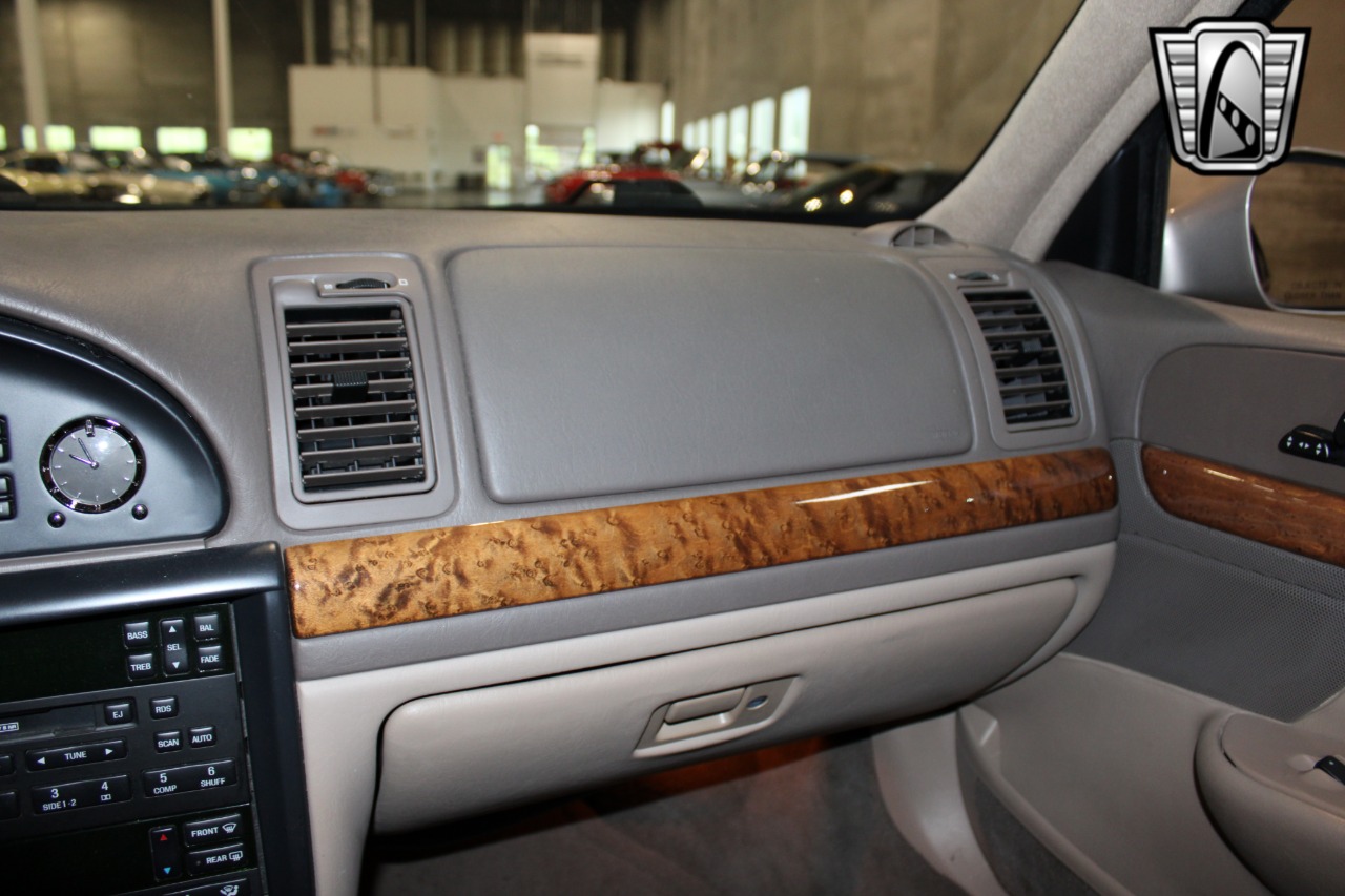 1999 Lincoln Continental 89