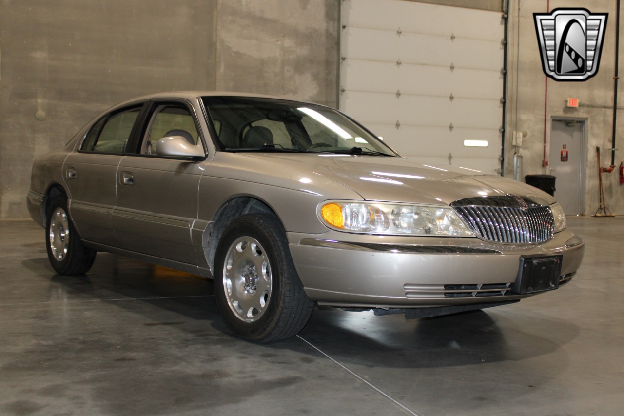 1999 Lincoln Continental 46
