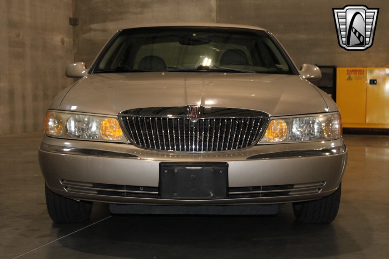 1999 Lincoln Continental 47