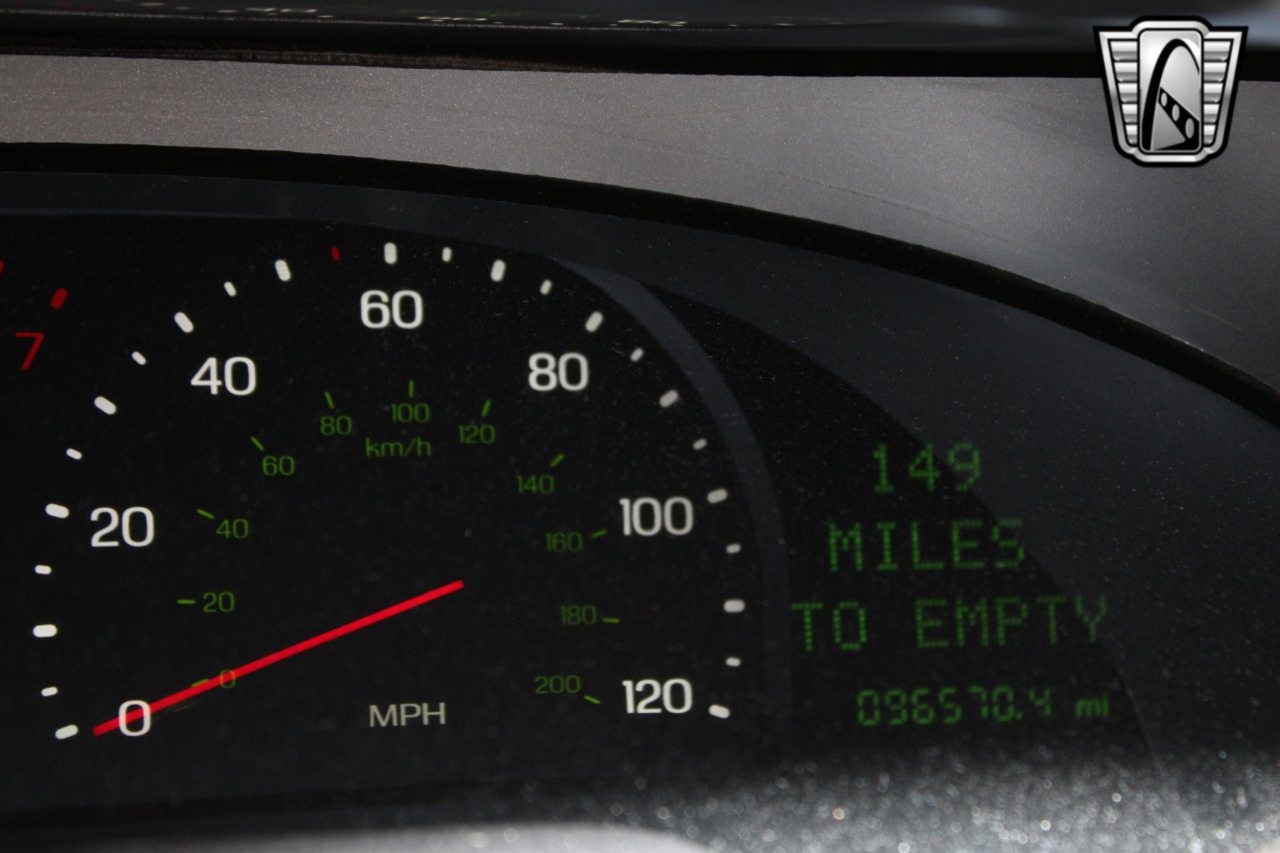 1999 Lincoln Continental 16