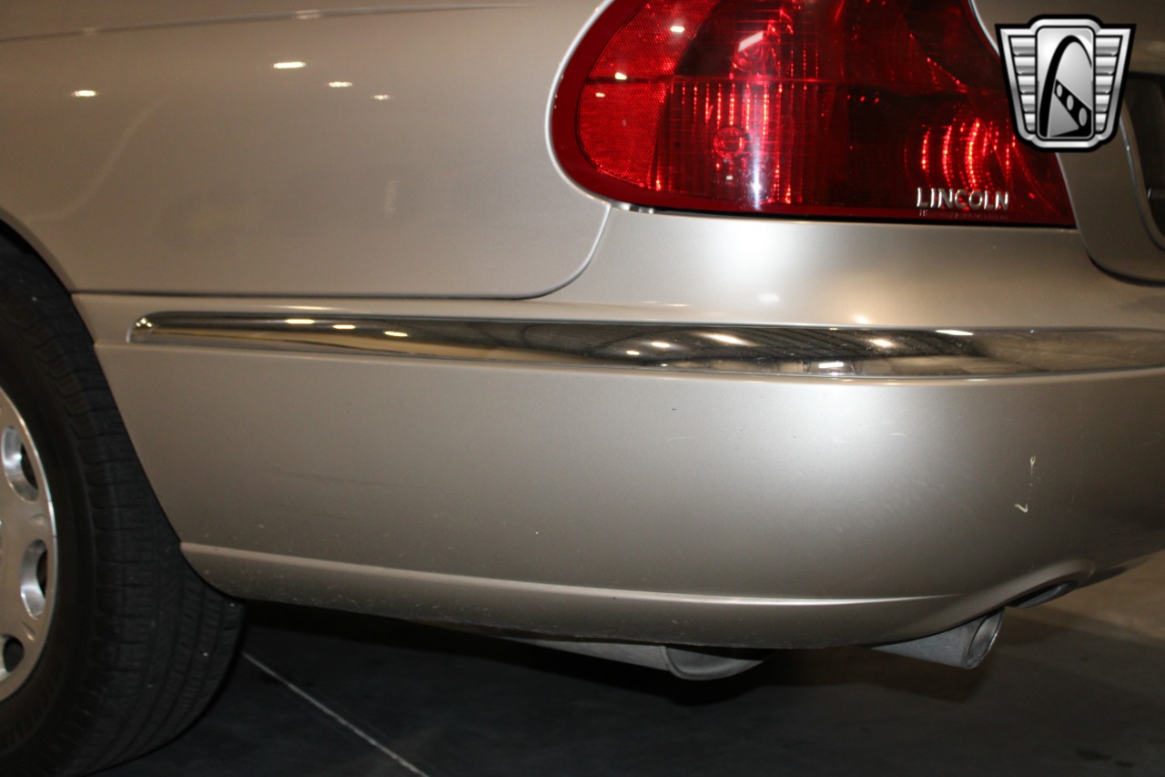 1999 Lincoln Continental 72