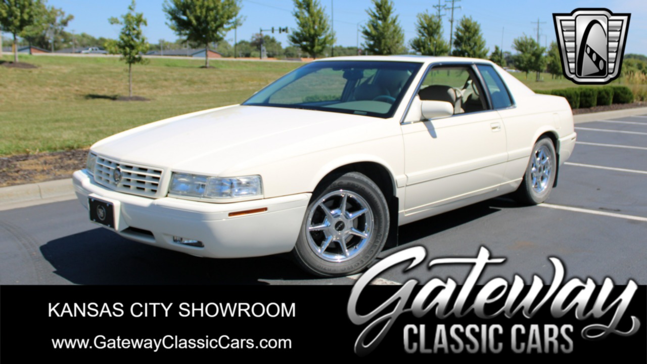 2002 Cadillac Eldorado 1