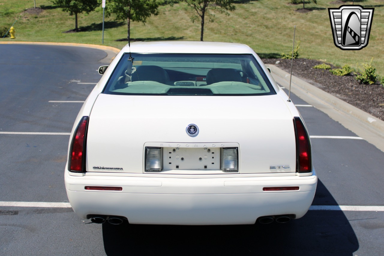 2002 Cadillac Eldorado 4