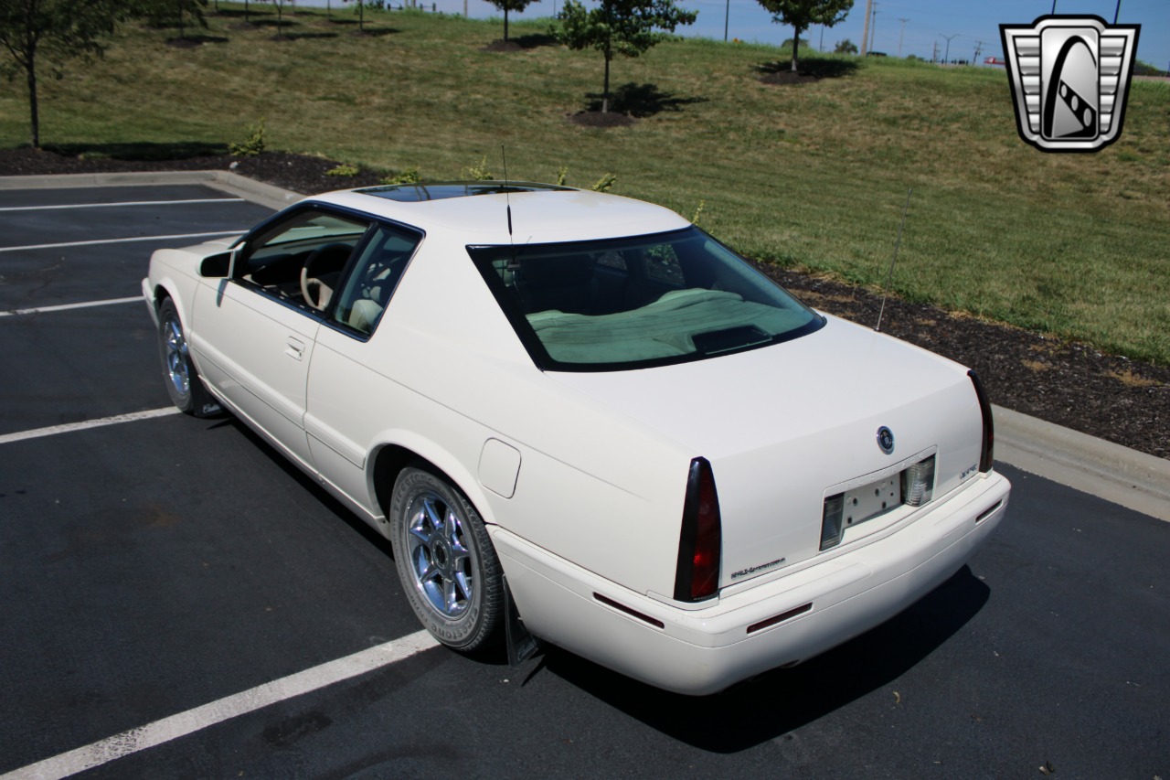 2002 Cadillac Eldorado 34
