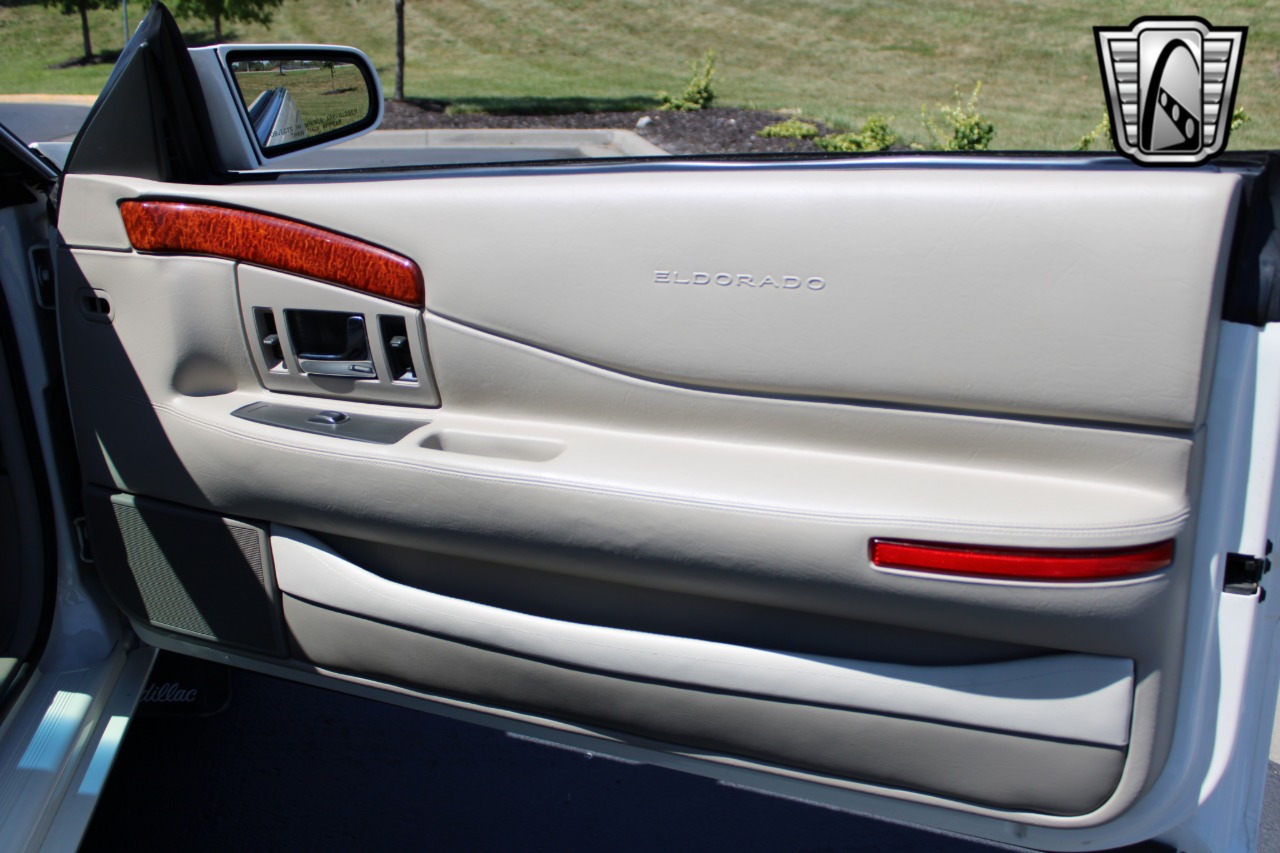 2002 Cadillac Eldorado 22